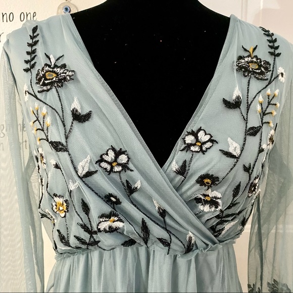 Embroidered boho flower dress - Picture 2 of 7